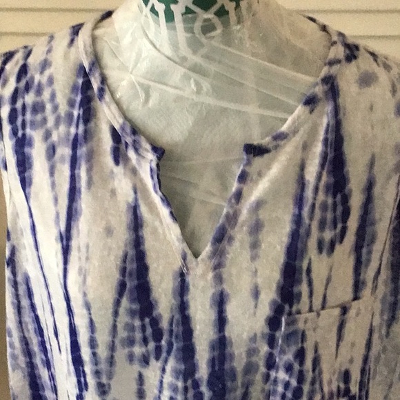 Dept 222 blue and white tank - Picture 2 of 5